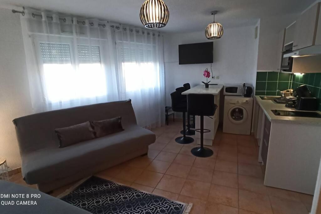 Appartement Face A La Gare Annemasse Exterior foto